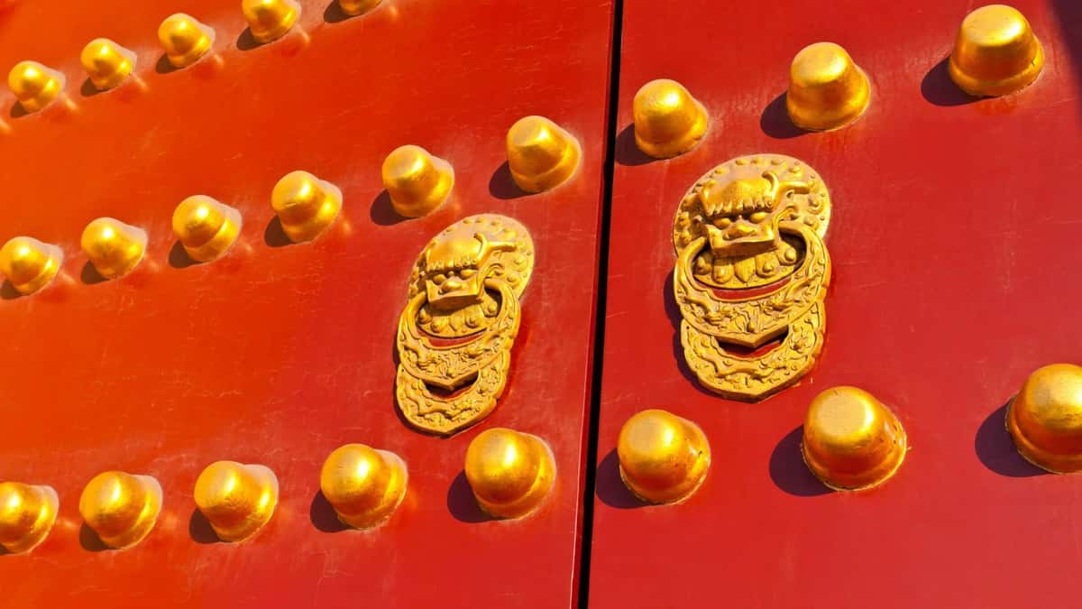 Absurd happenings in the world of AI in China