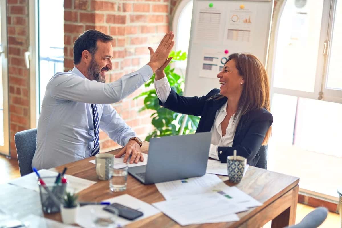 Do Good Analytics Leaders Have To Be Expert Data Scientists?