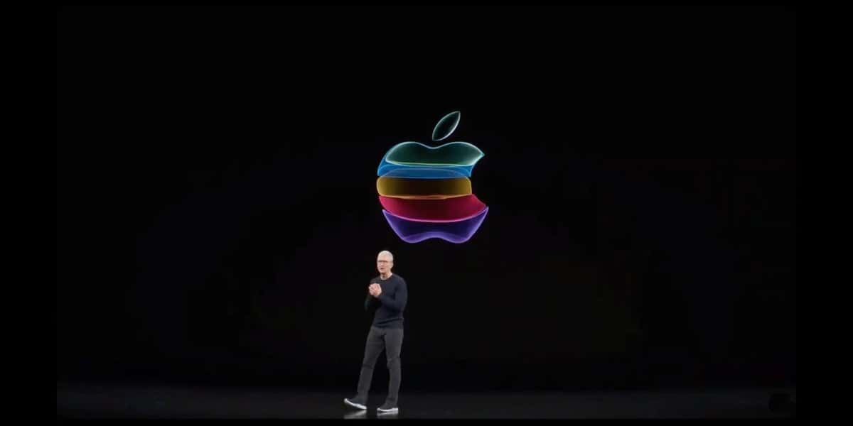 Automatic Speech Transcription And Speaker Recognition Simultaneously Using Apple AI