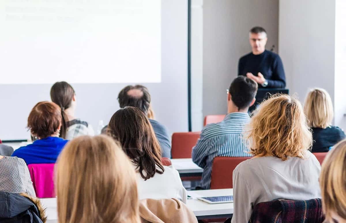 Why This Is The Right Time For A Full-Time Data Science Course