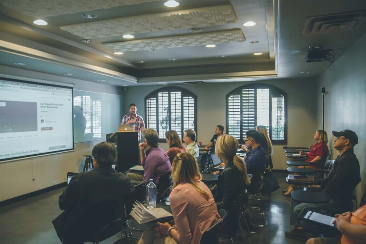 How To Choose Between Full-Time And Part-Time Data Science Courses