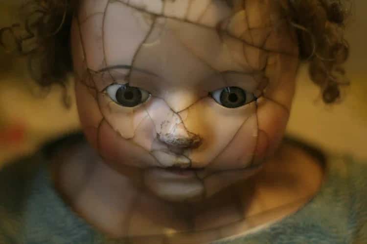Are DeepFakes Flawed?