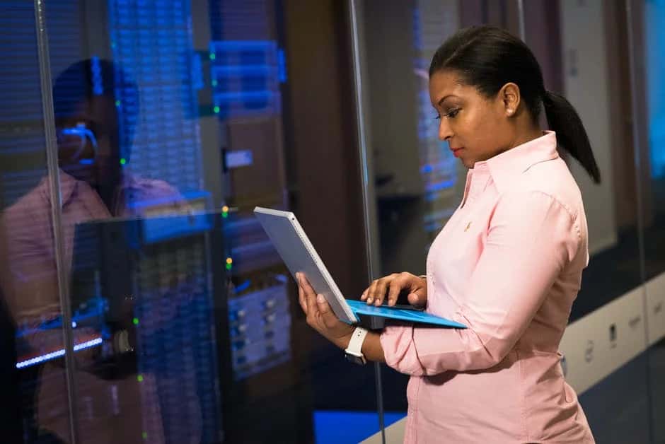 How To Become A Data Centre Engineer?