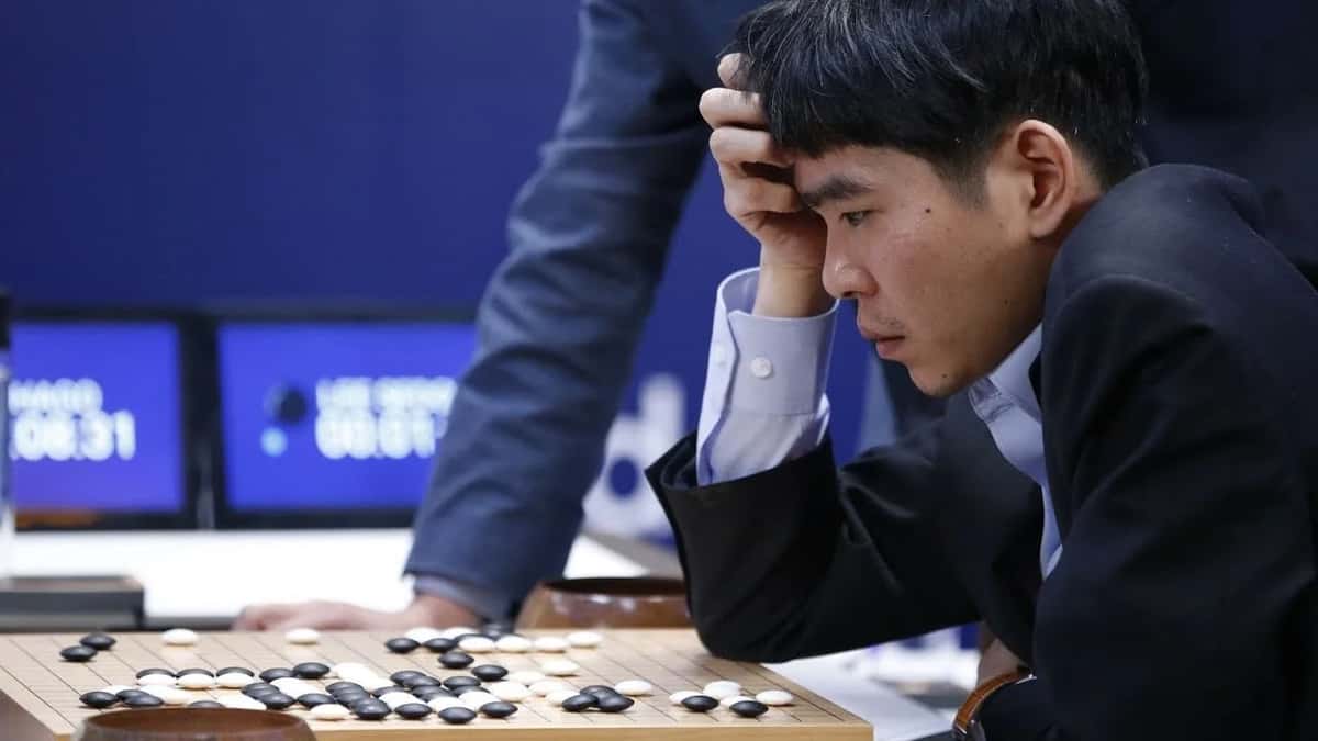 Go Master Lee Se-Dol Quits Game Because Of AI, But That Doesn’t Mean We All Should