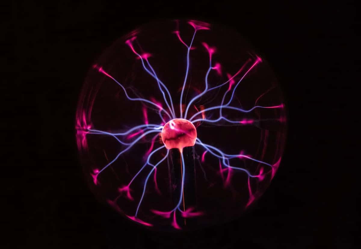 What Are Deep Energy-Based Memory Models?