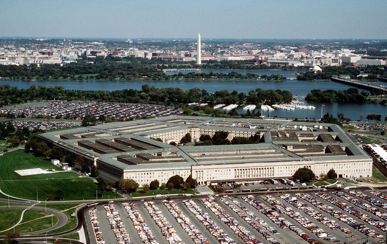 Pentagon Awards OpenAI, Anthropic, xAI Contracts Worth $200 Mn
