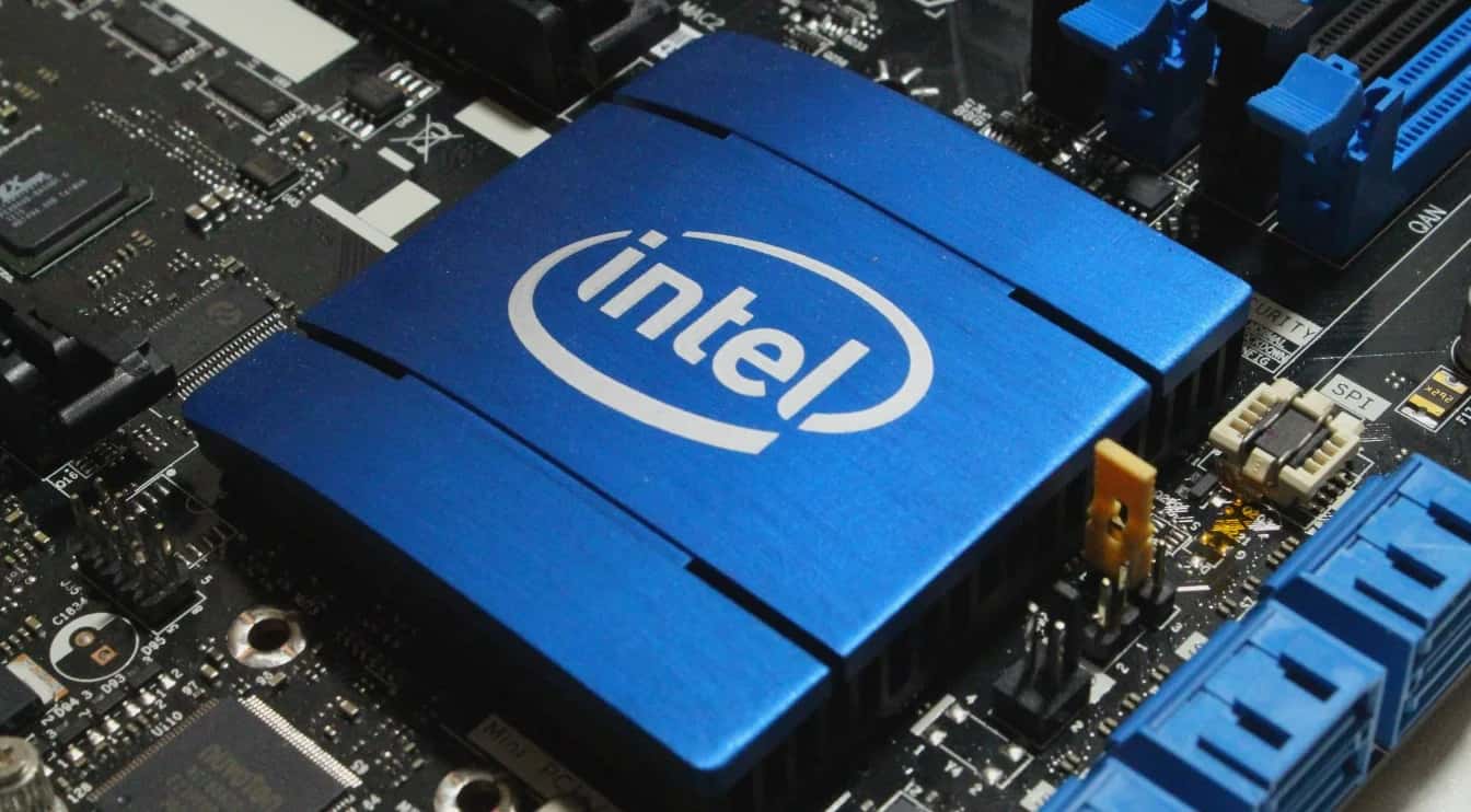 Intel Splits Graphics Group Into Two