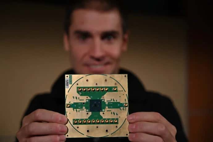How Intel Solved The Wiring Issues Of Quantum Computers