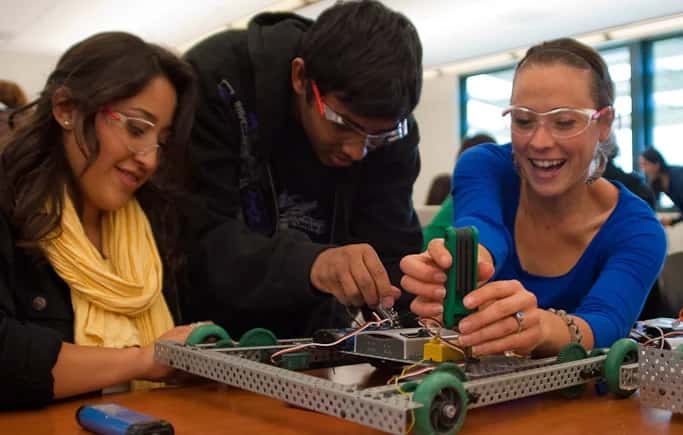 AICTE To Give Credits For New Tech Subjects Like AI, Robotics, ML, IoT