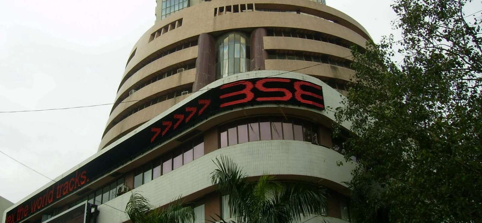Indian Stock Exchanges Want To Venture Into The Business Of Artificial Intelligence, Data Analysis